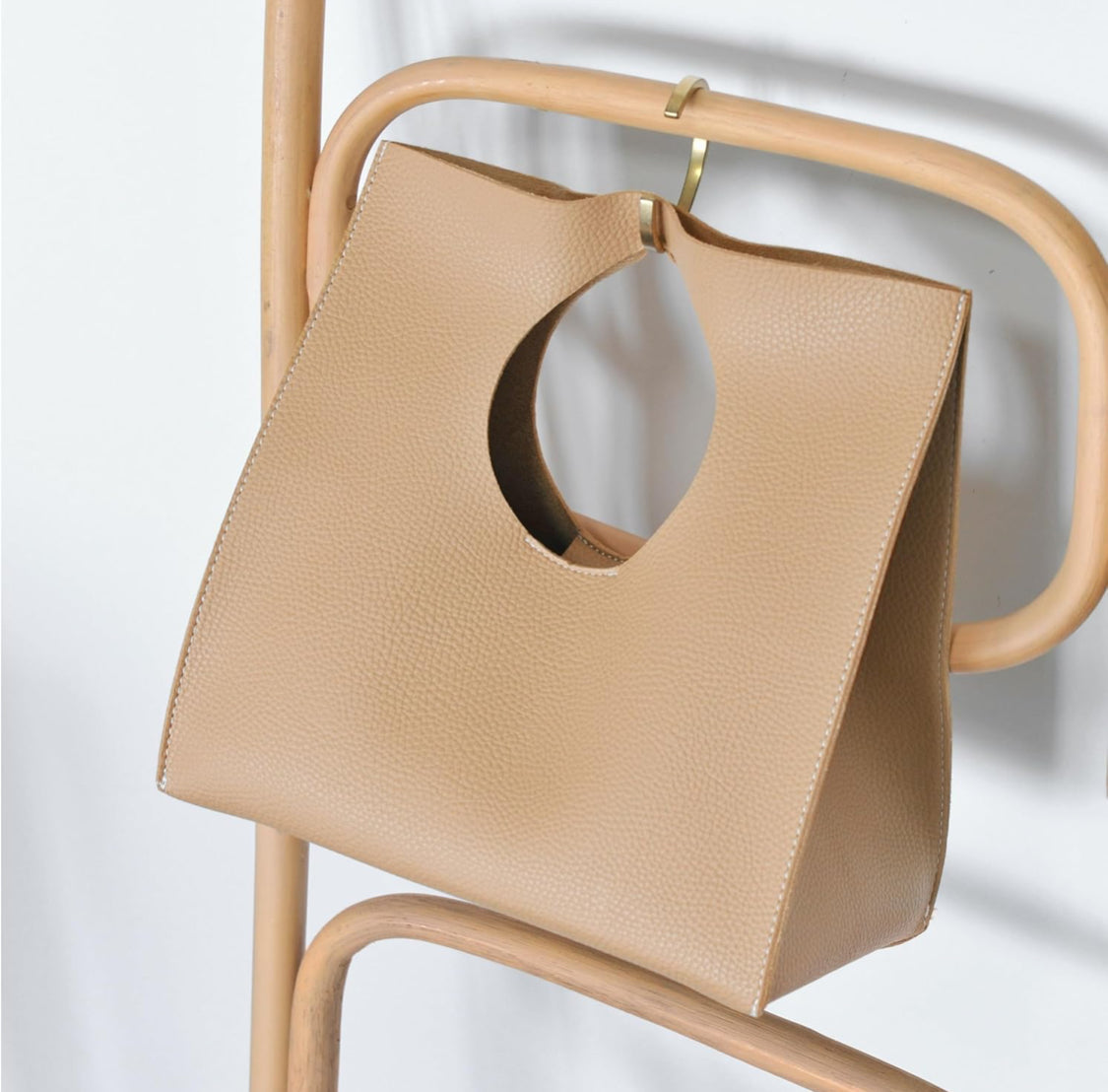 The Madison Clutch in Camel