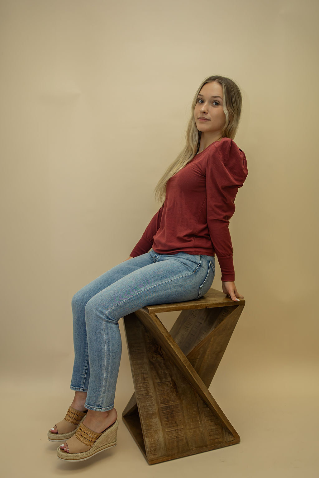 RENEE SHIRRED SLEEVE V-NECK