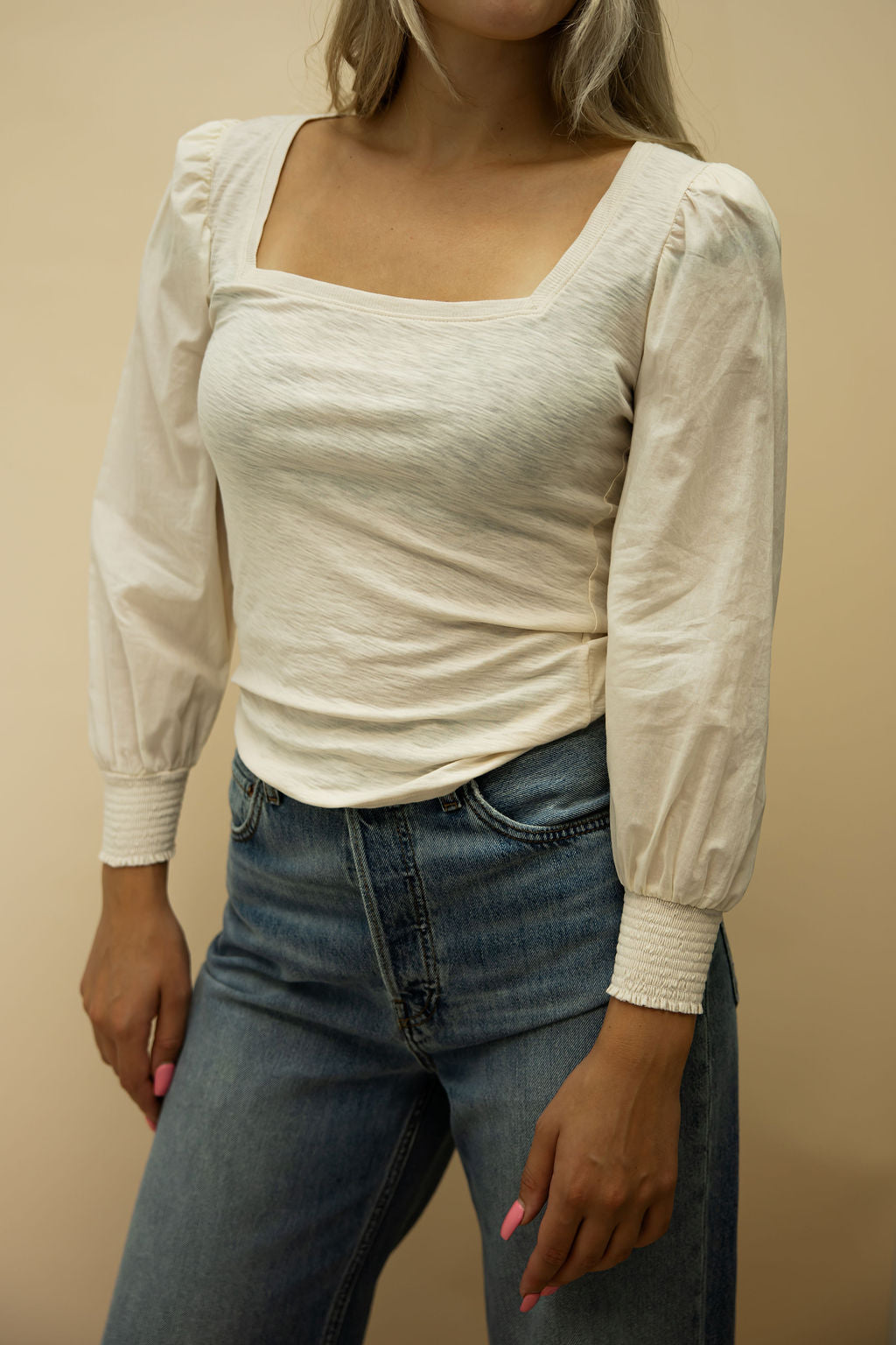 LAURA SQUARE NECK FEMME TEE