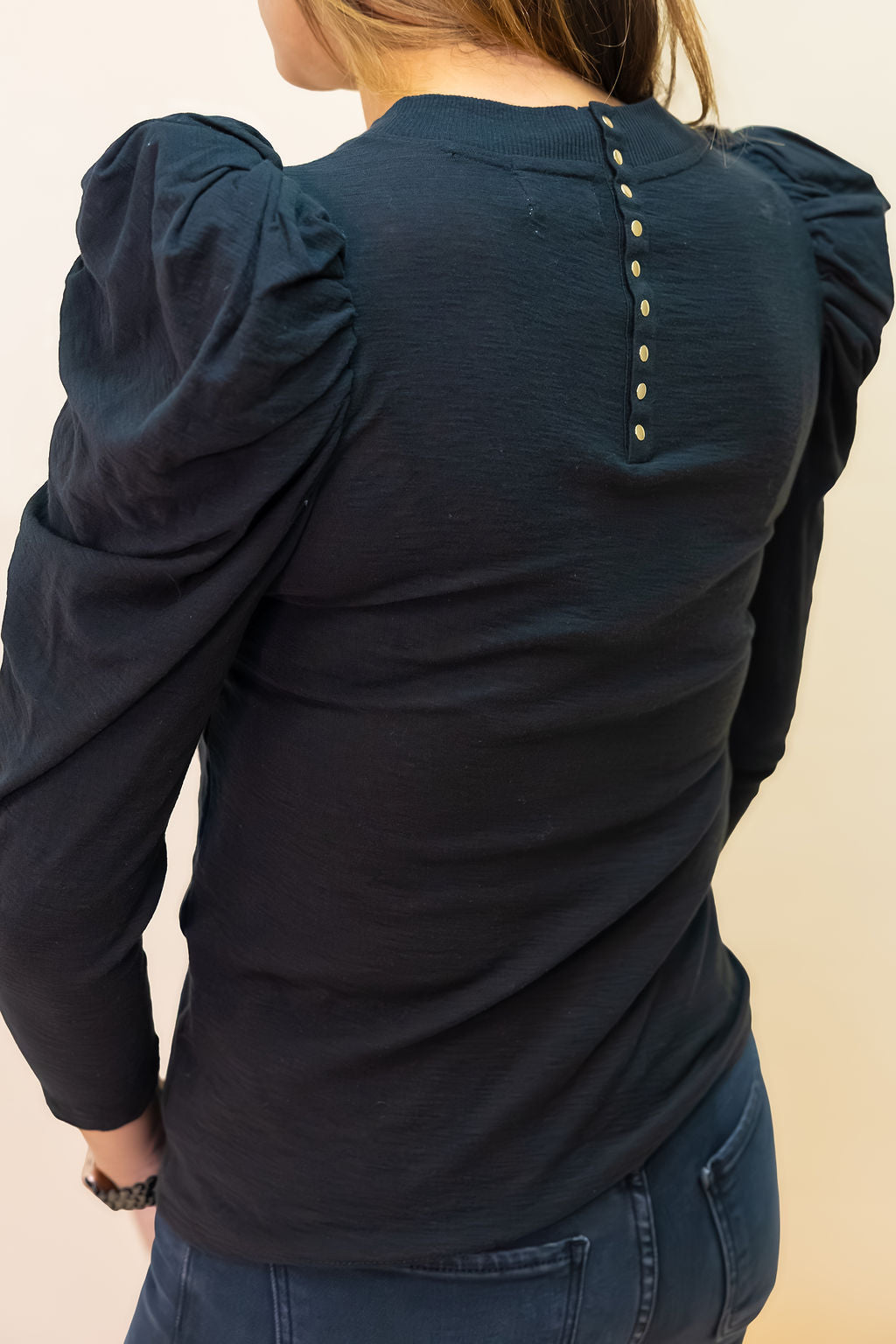 ZETA SNAP BACK MOCK NECK