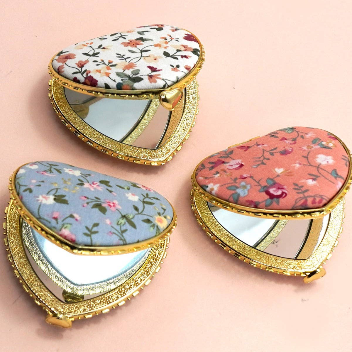 Floral Compact Heart Mirror