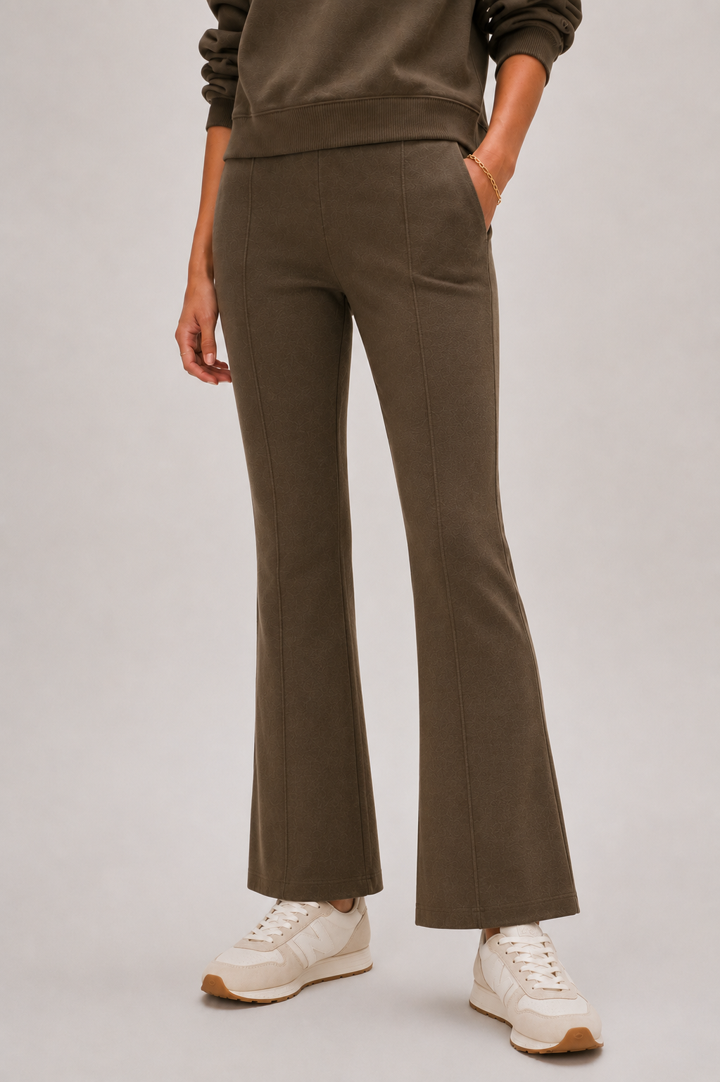 KICK FLARE PANT