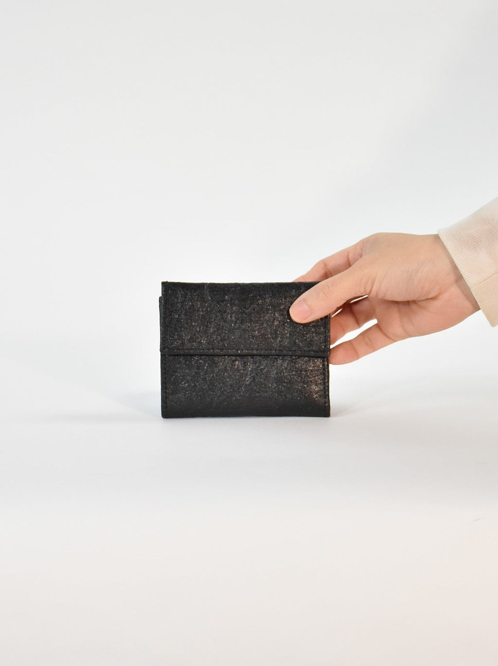 Piñatex Small Wallet, Black