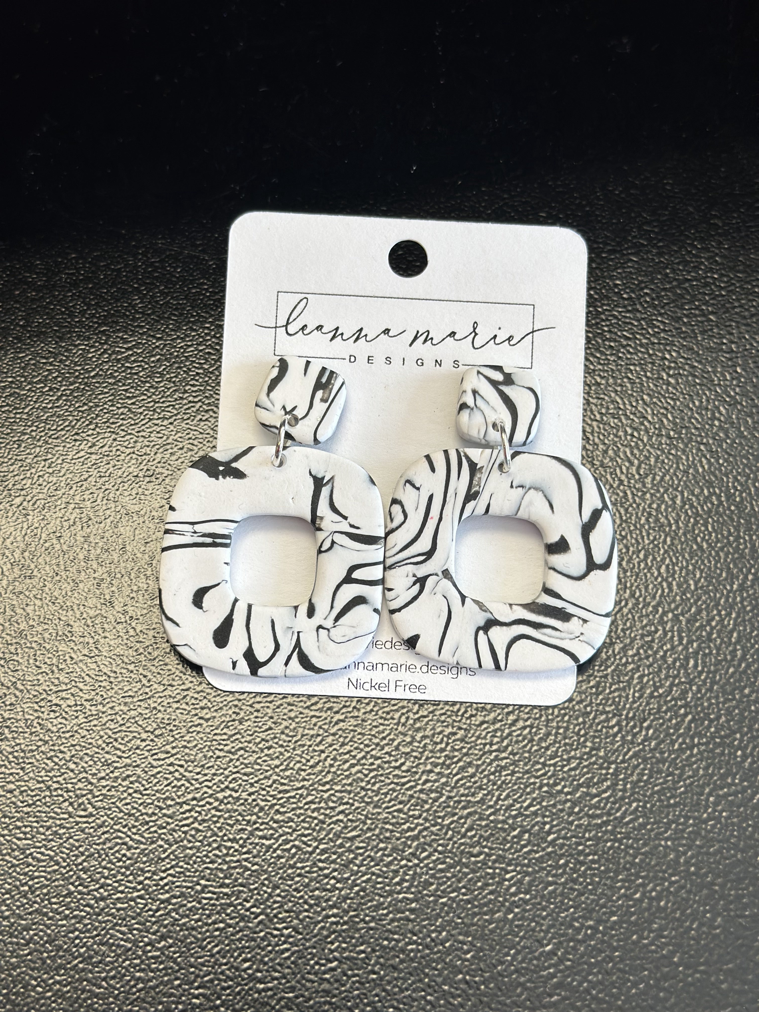 Black White Marble Dangles - AMARA Clothing Boutique
