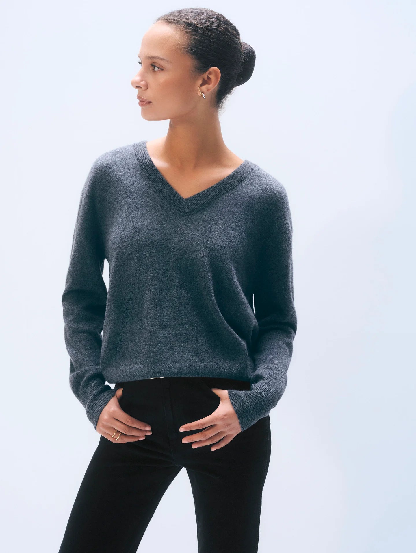 CASHMERE CORE VNECK