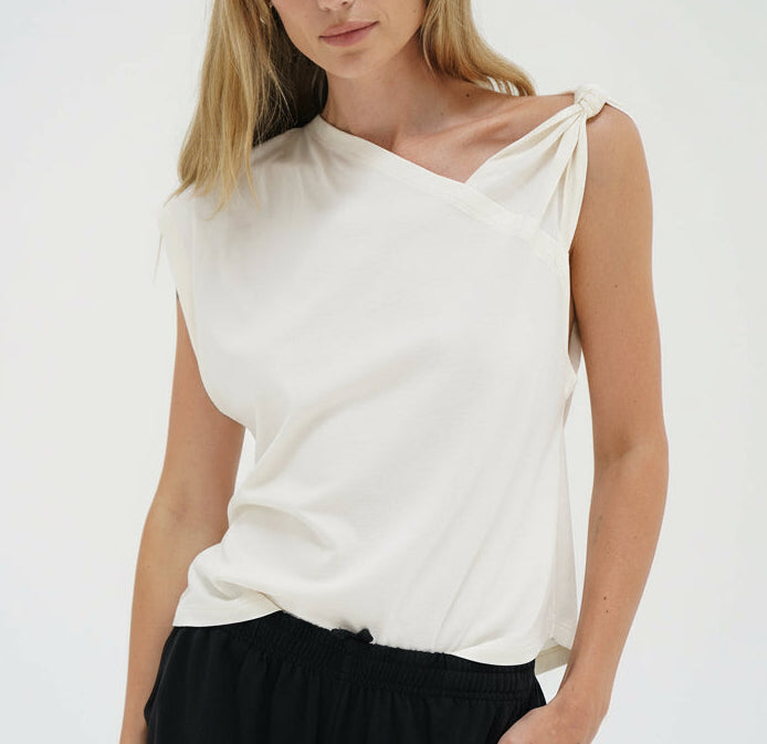 Mae Tee - AMARA Clothing Boutique